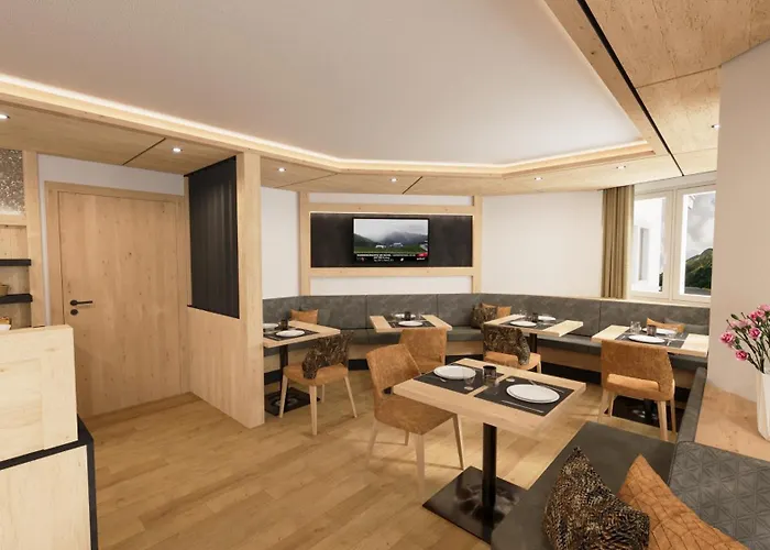 Maximilian Apartment