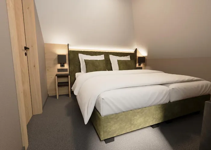 Maximilian Apartment