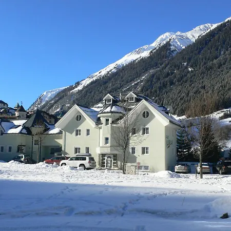 Apart Maximilian Ischgl