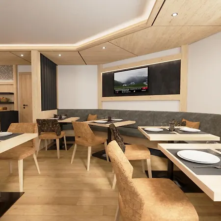 Maximilian Apartmán