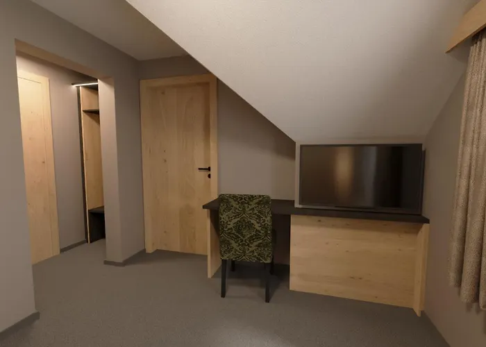 Maximilian * ايشجل